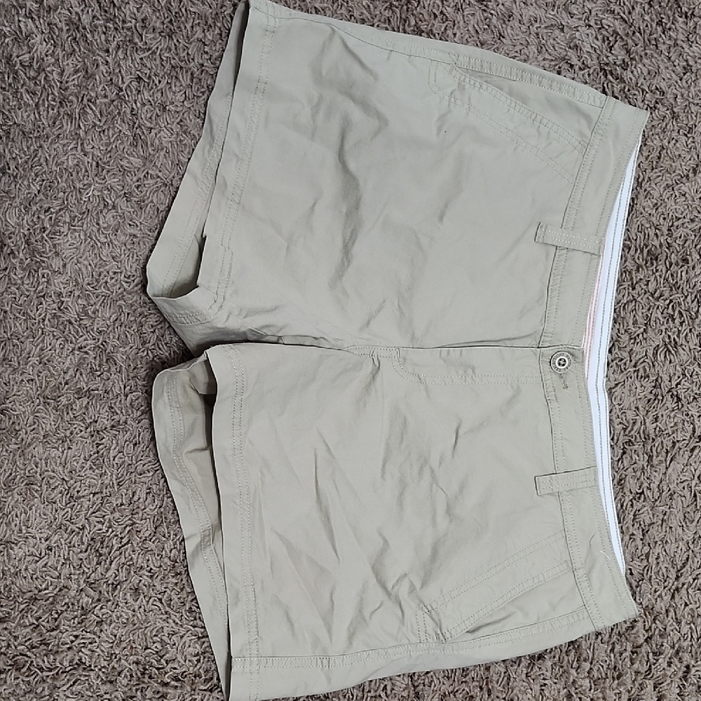 Natural Reflections Tan Cargo Shorts Casual Comfort